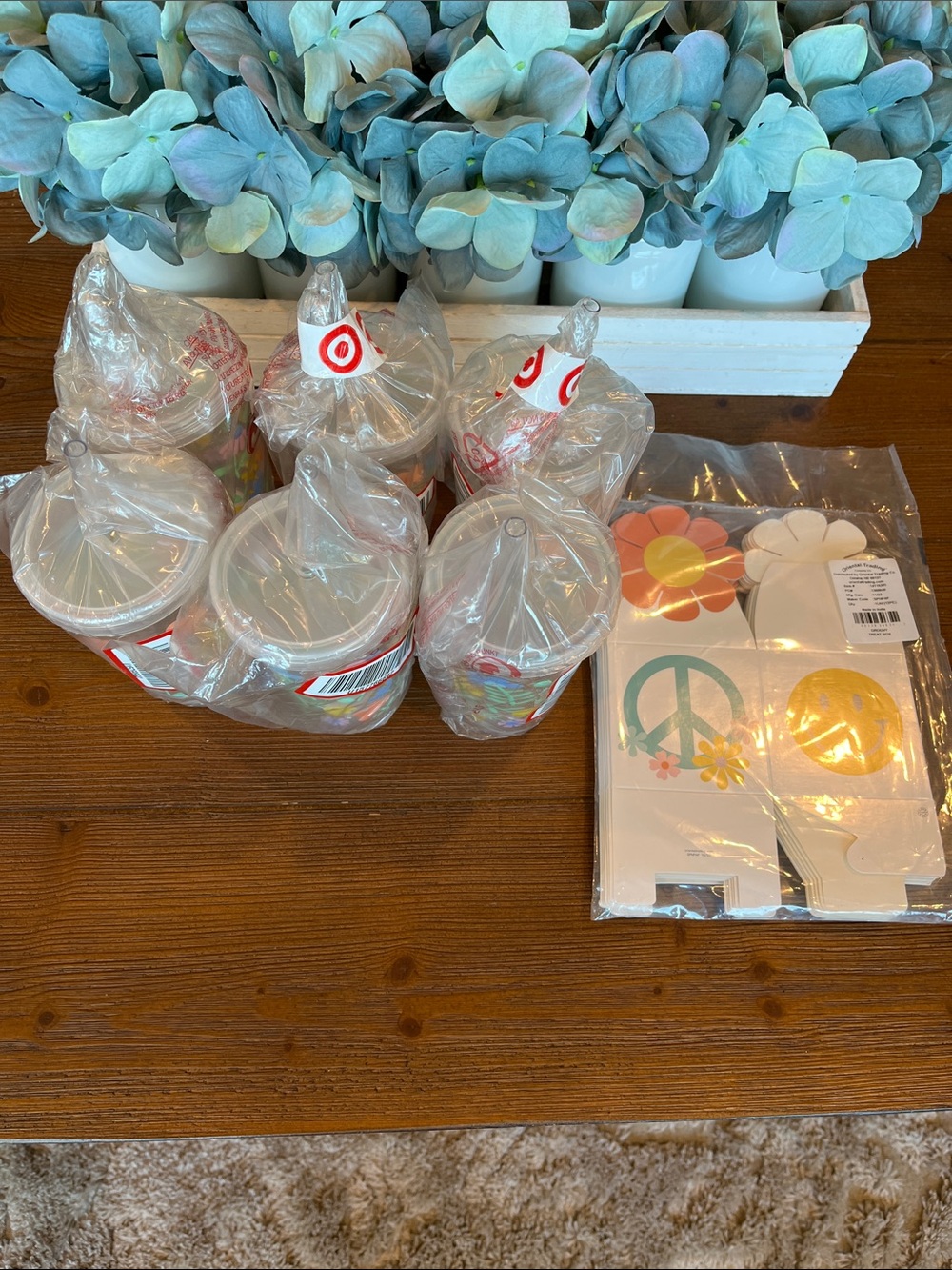 NWT Target Retro Flower Power Party Tumblers with straws (6) & Favor Boxes (12)